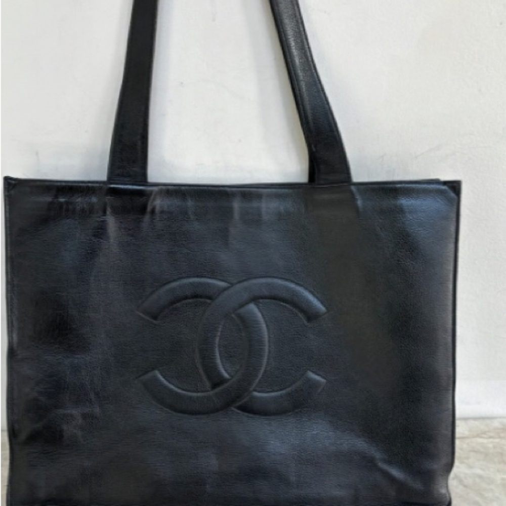 Authentic Chanel woman bag